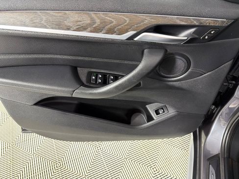 Used 2017 BMW X1 xDrive28i w/ Premium Package image 10