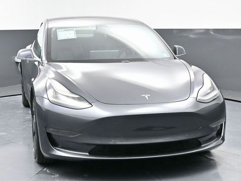 Used 2018 Tesla Model 3 Long Range image 3