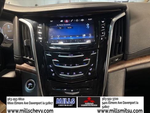Used 2015 Cadillac Escalade ESV Premium image 25