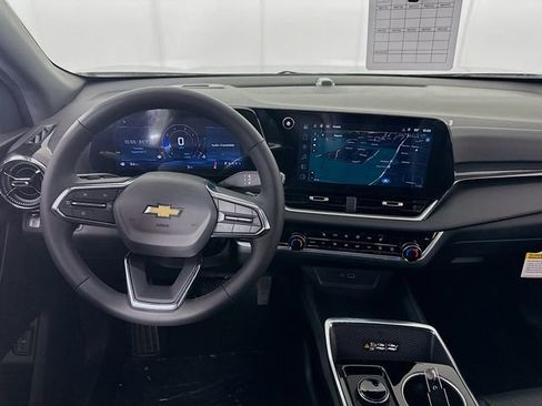 New 2026 Chevrolet Equinox LT w/ Convenience Package II image 23