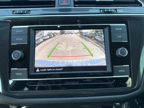Certified 2023 Volkswagen Tiguan S FWD image 34