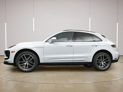 Certified 2026 Porsche Macan AWD/4WD image 31