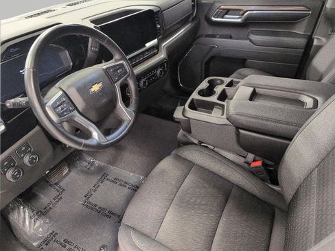 Used 2024 Chevrolet Silverado 1500 LT AWD/4WD image 9