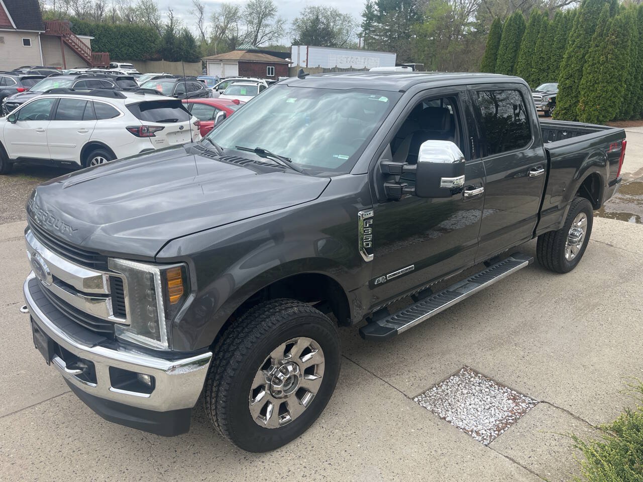 Used 2019 Ford F350 XLT w/ XLT Premium Package AWD/4WD image 4