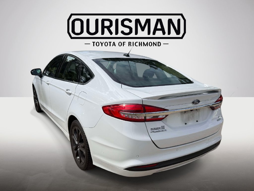 Used 2018 Ford Fusion SE w/ Equipment Group 201A FWD image 8