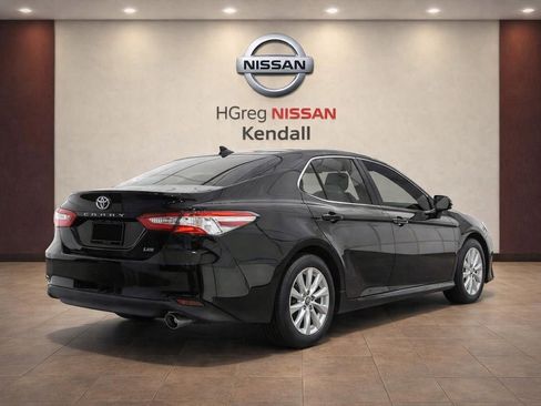 Used 2019 Toyota Camry LE FWD image 4