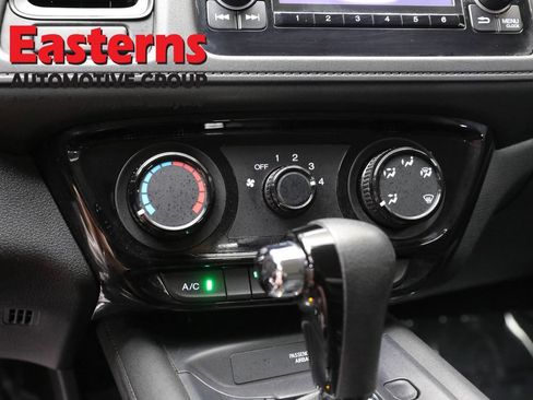 Used 2021 Honda HR-V LX image 18