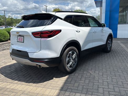 Used 2024 Chevrolet Blazer LT w/ Convenience Package FWD image 5