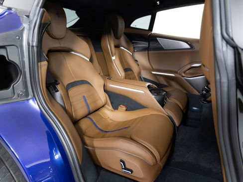 Used 2024 Ferrari Purosangue image 39