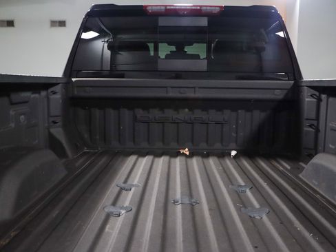 Used 2023 GMC Sierra 2500 Denali w/ Denali Ultimate Package image 33