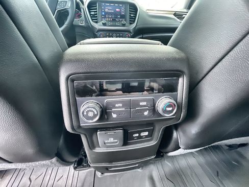 Used 2023 GMC Acadia AT4 w/ Technology Package AWD/4WD image 21