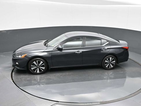 Used 2022 Nissan Altima 2.5 SV image 23