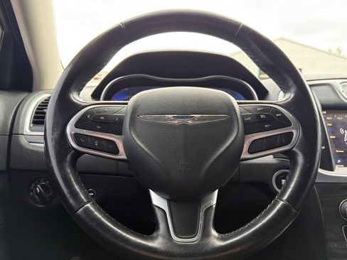 Used 2019 Chrysler 300 Touring L w/ Quick Order Package 22F image 21