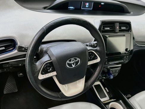 Used 2017 Toyota Prius Three Touring w/ Carpet Mat Package FWD image 18