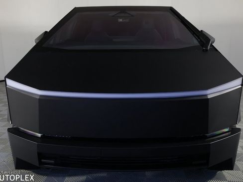 Used 2025 Tesla Cybertruck AWD Crew Cab image 2