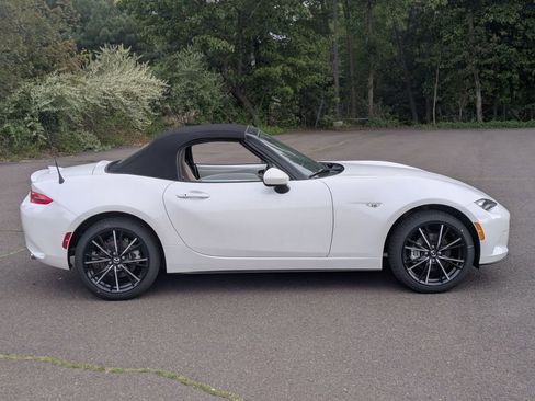 New 2026 MAZDA MX-5 Miata Grand Touring RWD image 3