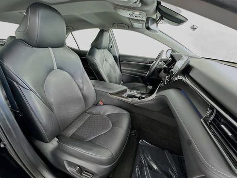 Used 2022 Toyota Camry XSE image 28
