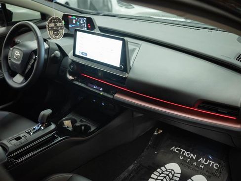 Used 2026 Toyota Prius Plug-In Hybrid FWD image 14