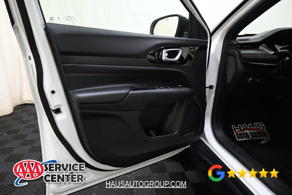 Used 2023 Jeep Compass Trailhawk AWD/4WD image 23