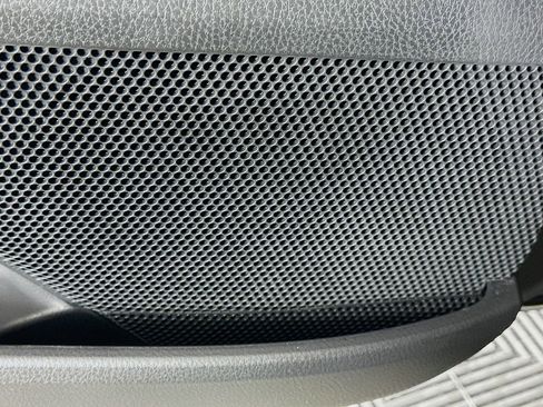 Used 2025 Toyota Camry SE image 19