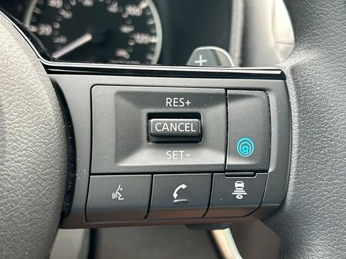 Certified 2023 Nissan Rogue SV FWD image 27