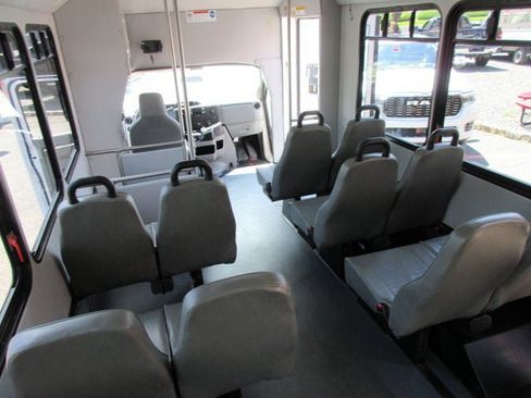 Used 2015 Ford E-350 and Econoline 350 Super Duty RWD image 22