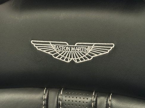 Used 2022 Aston Martin V8 Vantage Roadster image 5