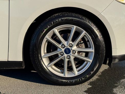 Used 2016 Ford Focus SE w/ Reverse Sensing Package image 10