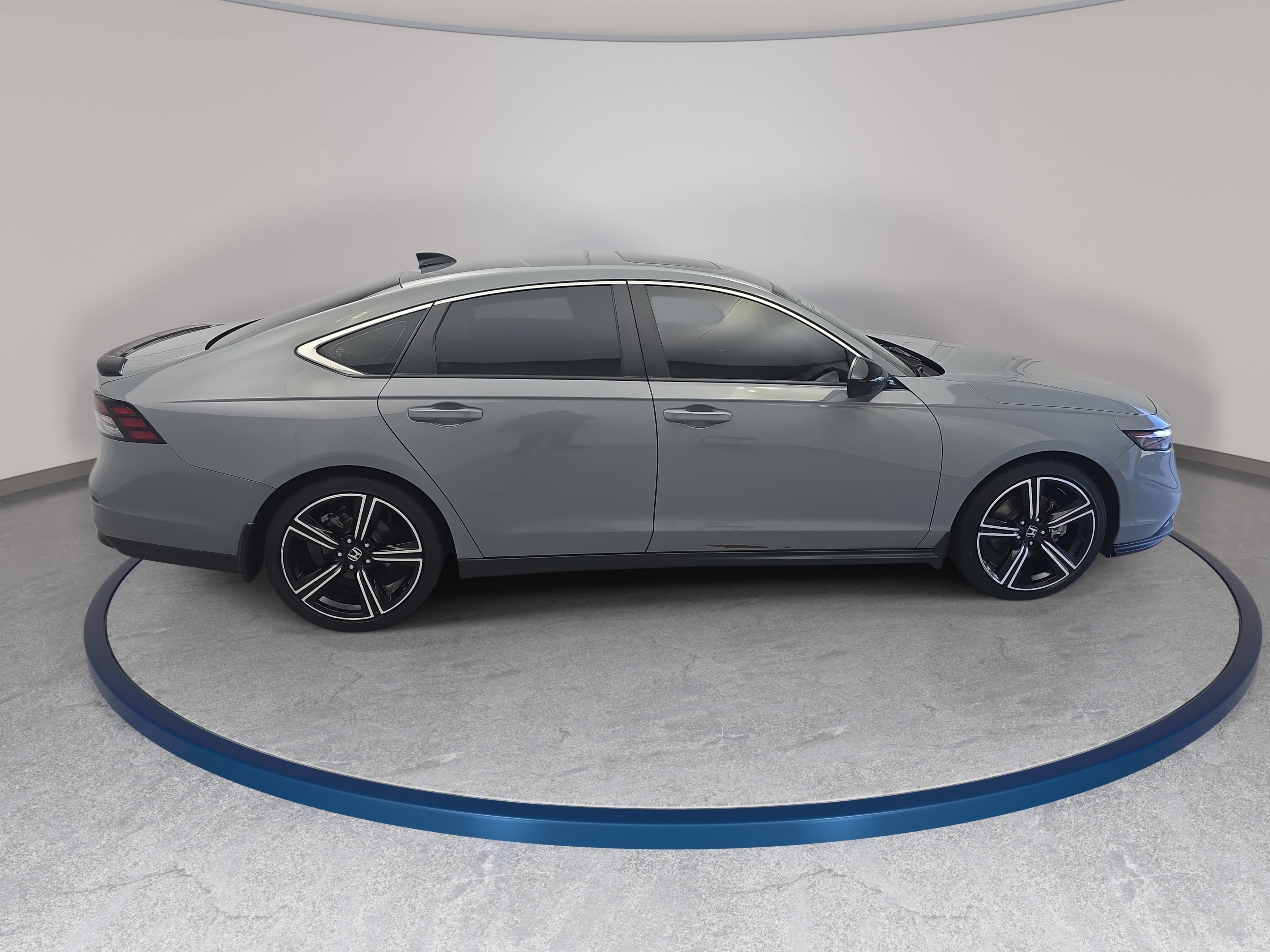 Used 2024 Honda Accord Sport image 4
