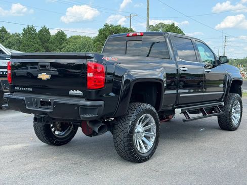 Used 2015 Chevrolet Silverado 2500 High Country w/ Duramax Plus Package AWD/4WD image 5