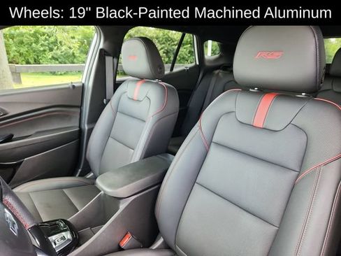 Used 2024 Chevrolet Trax RS w/ Sunroof Package FWD image 21