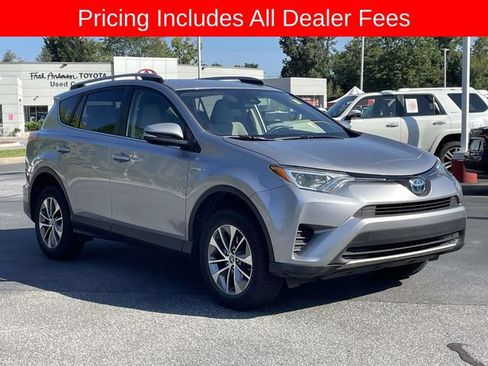 Used 2018 Toyota RAV4 LE AWD/4WD image 7