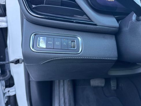 Used 2025 Buick Enclave Preferred image 33