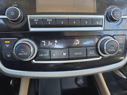 Used 2018 Nissan Altima 2.5 SV image 21