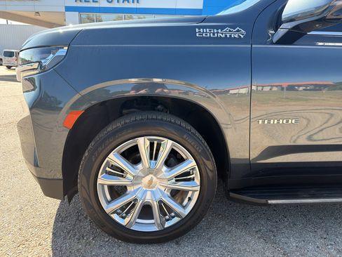 Used 2021 Chevrolet Tahoe High Country RWD image 3