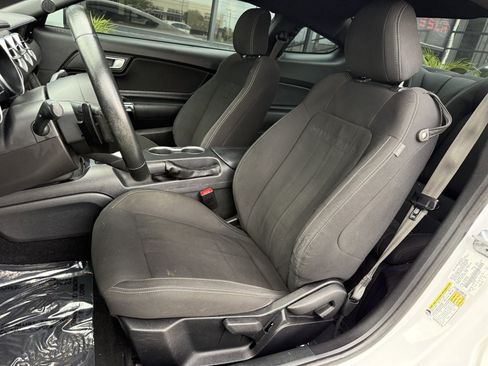 Used 2020 Ford Mustang Coupe RWD image 14