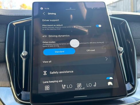 New 2026 Volvo XC90 B6 Ultra image 32