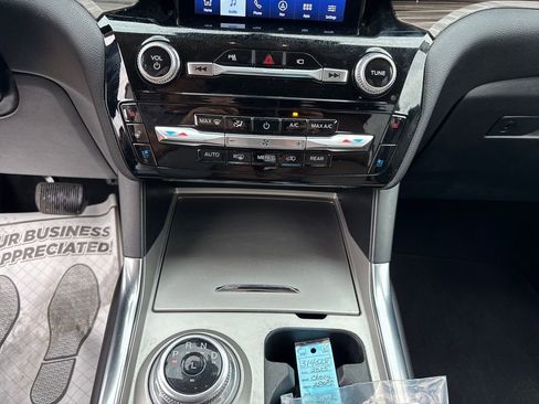 Used 2023 Ford Explorer Limited w/ Hybrid Equipment Group 310A image 18