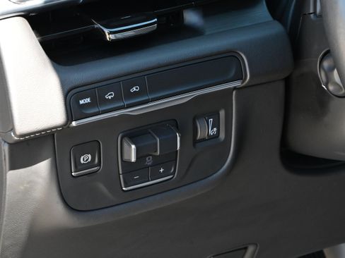 Used 2021 Cadillac Escalade Sport w/ Driver Assist Tech Package image 30