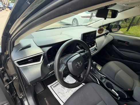 Used 2022 Toyota Corolla LE w/ Carpet Mat Package (TMS) FWD image 9