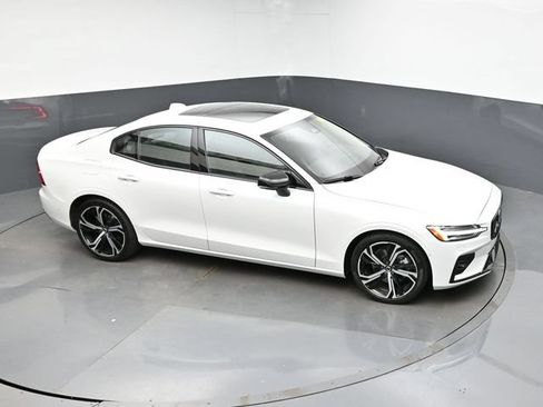 Used 2025 Volvo S60 B5 Plus FWD image 18