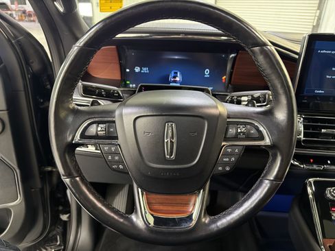 Used 2023 Lincoln Navigator Reserve AWD/4WD image 13