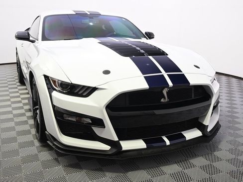 Used 2022 Ford Mustang Shelby GT500 w/ Technology Package RWD image 9
