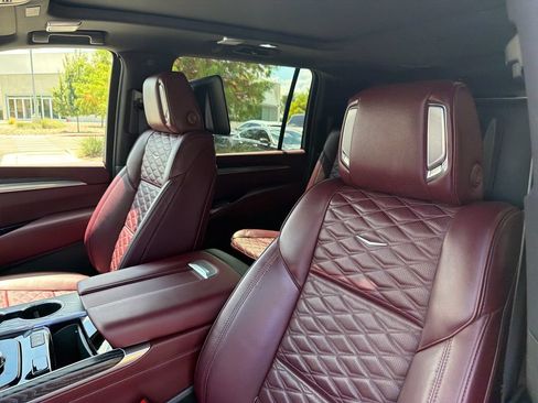 Used 2025 Cadillac Escalade ESV Sport w/ Touring Package AWD/4WD image 21