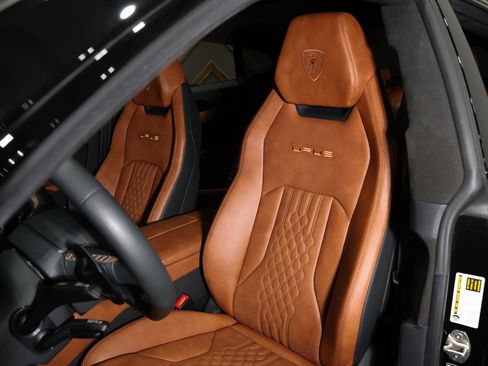 Used 2023 Lamborghini Urus S image 11