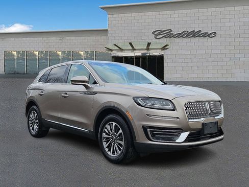 Used 2019 Lincoln Nautilus Select image 3