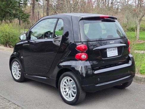 Used 2012 smart fortwo passion RWD image 4