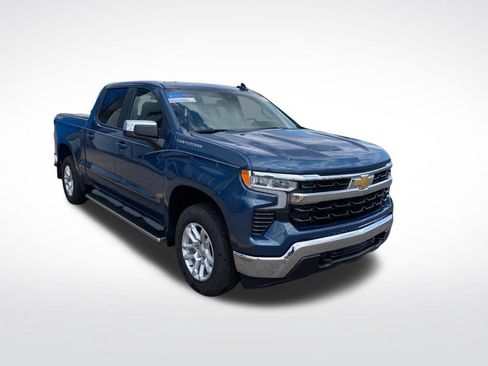 Used 2024 Chevrolet Silverado 1500 LT AWD/4WD image 3