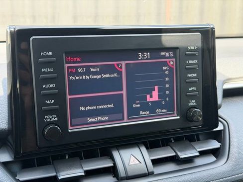Used 2019 Toyota RAV4 LE AWD/4WD image 18
