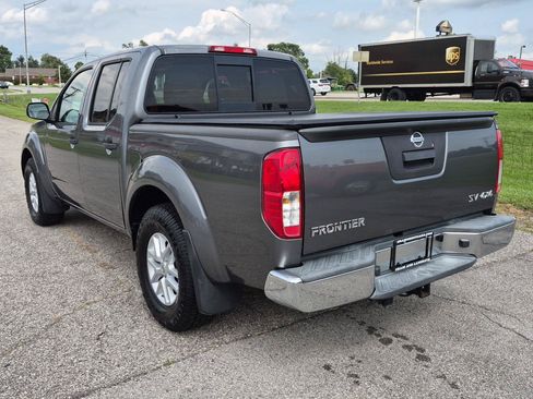 Used 2018 Nissan Frontier SV AWD/4WD image 5